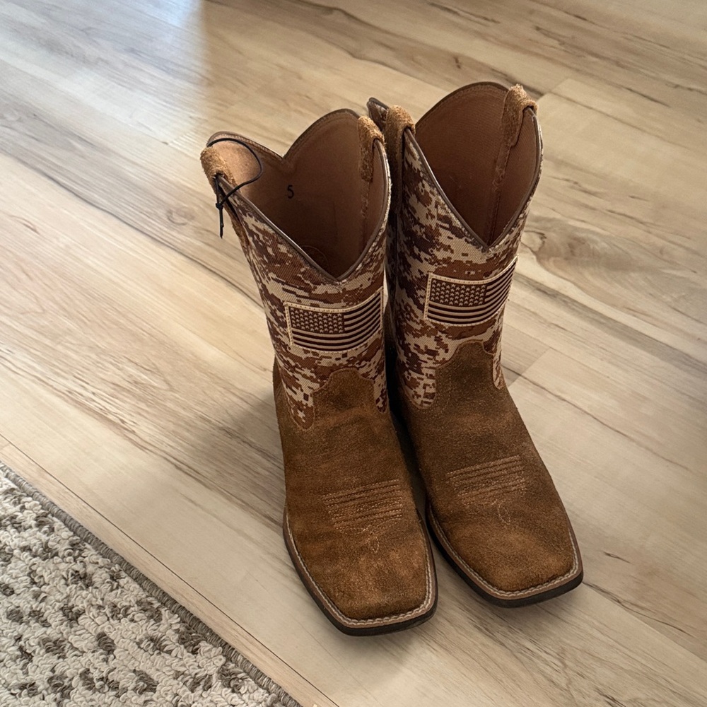 Brown Suede ariat Boots with American Flag Detail